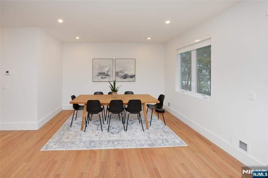 65 Franklin St - Photo 5 of 30