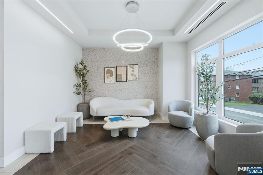 1435 10th St - Photo 3 of 17