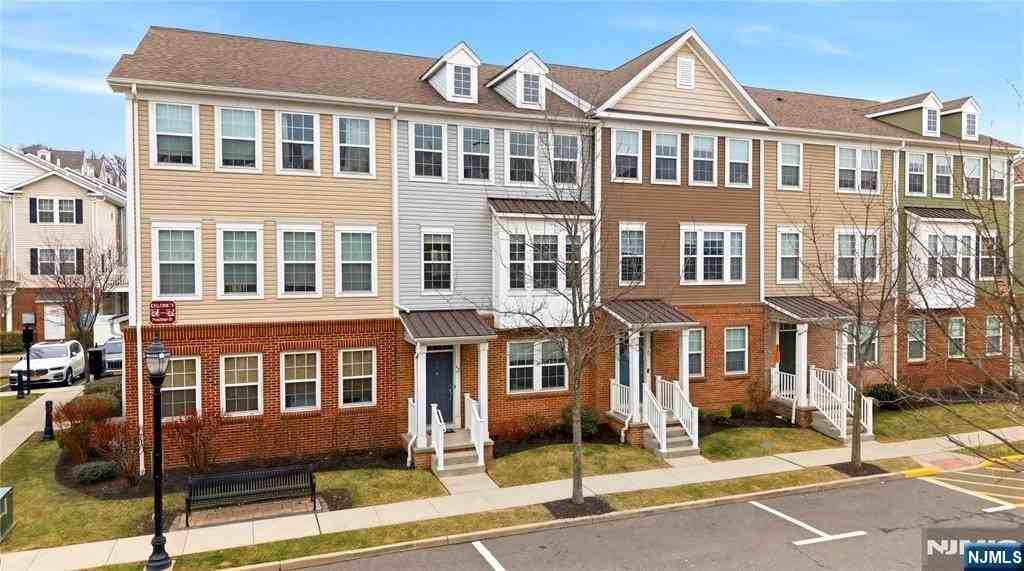 56 Wesmont Dr - Photo 2 of 50