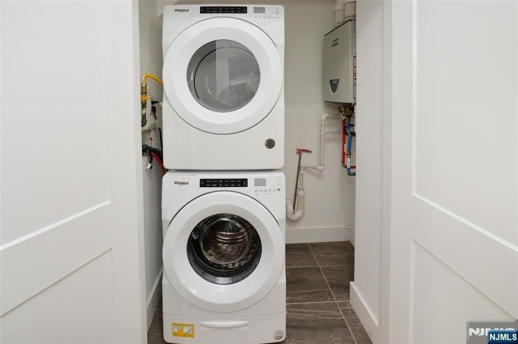 203 3rd St - Photo 7 of 22