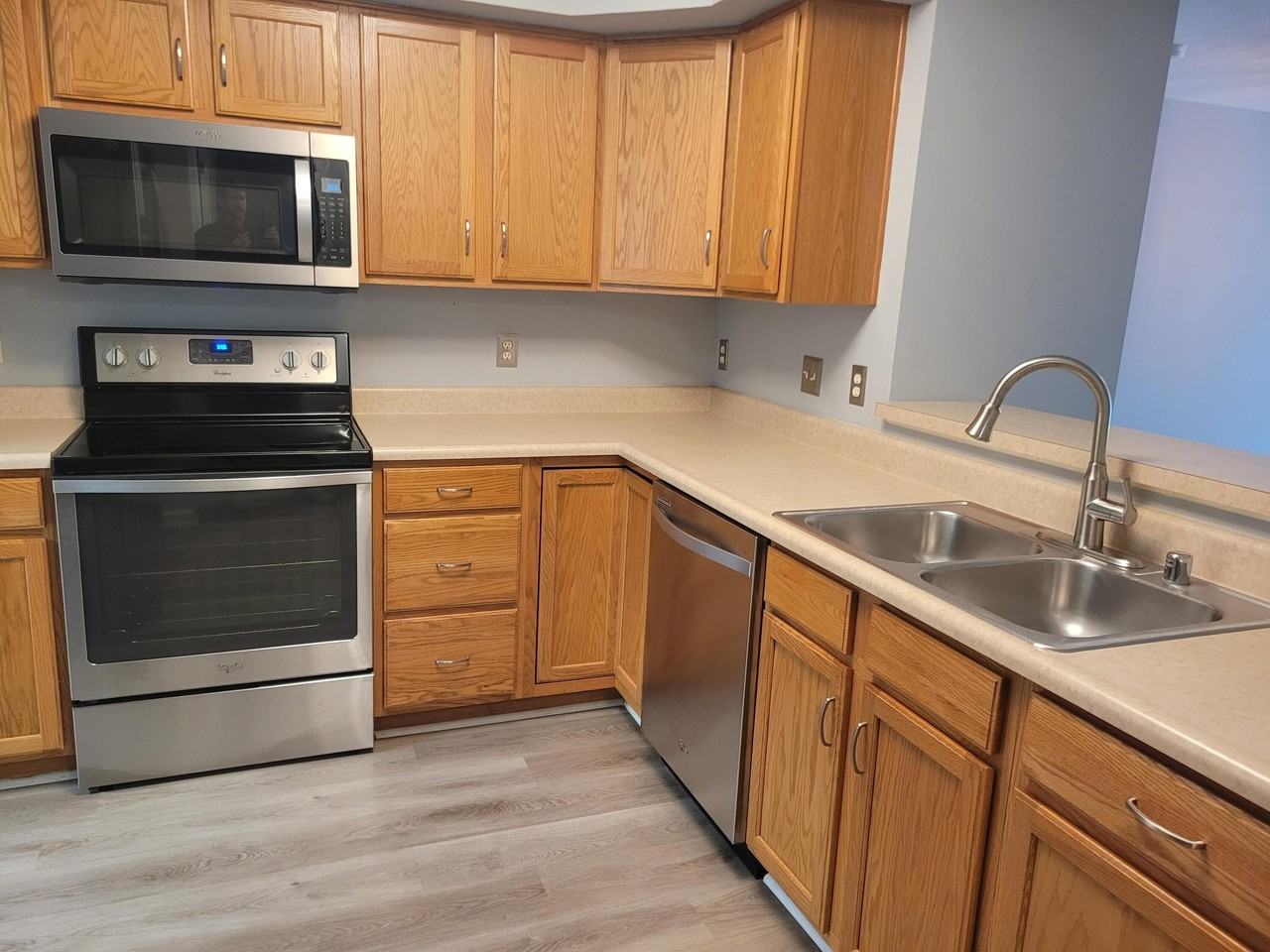 1612 Ashley Ct Apt 102 - Photo 2 of 2