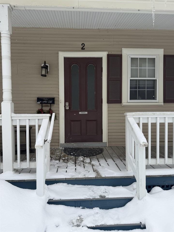 211 Main St - Photo 2 of 18