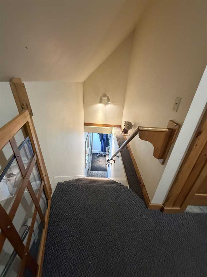 211 Main St - Photo 4 of 18