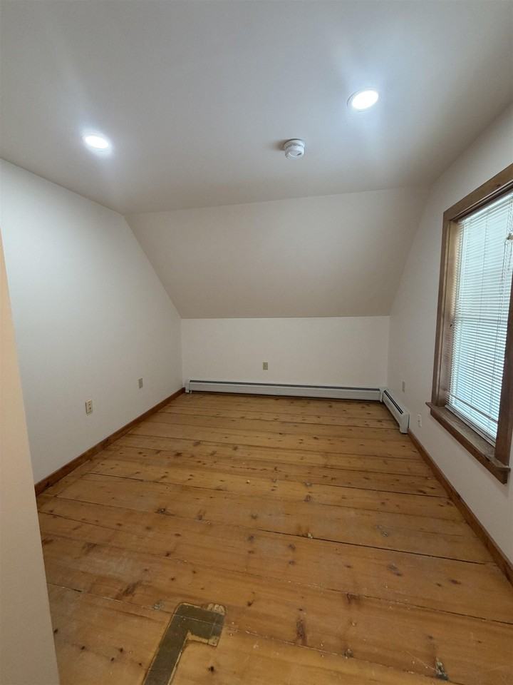 211 Main St - Photo 6 of 18