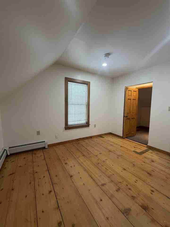 211 Main St - Photo 7 of 18