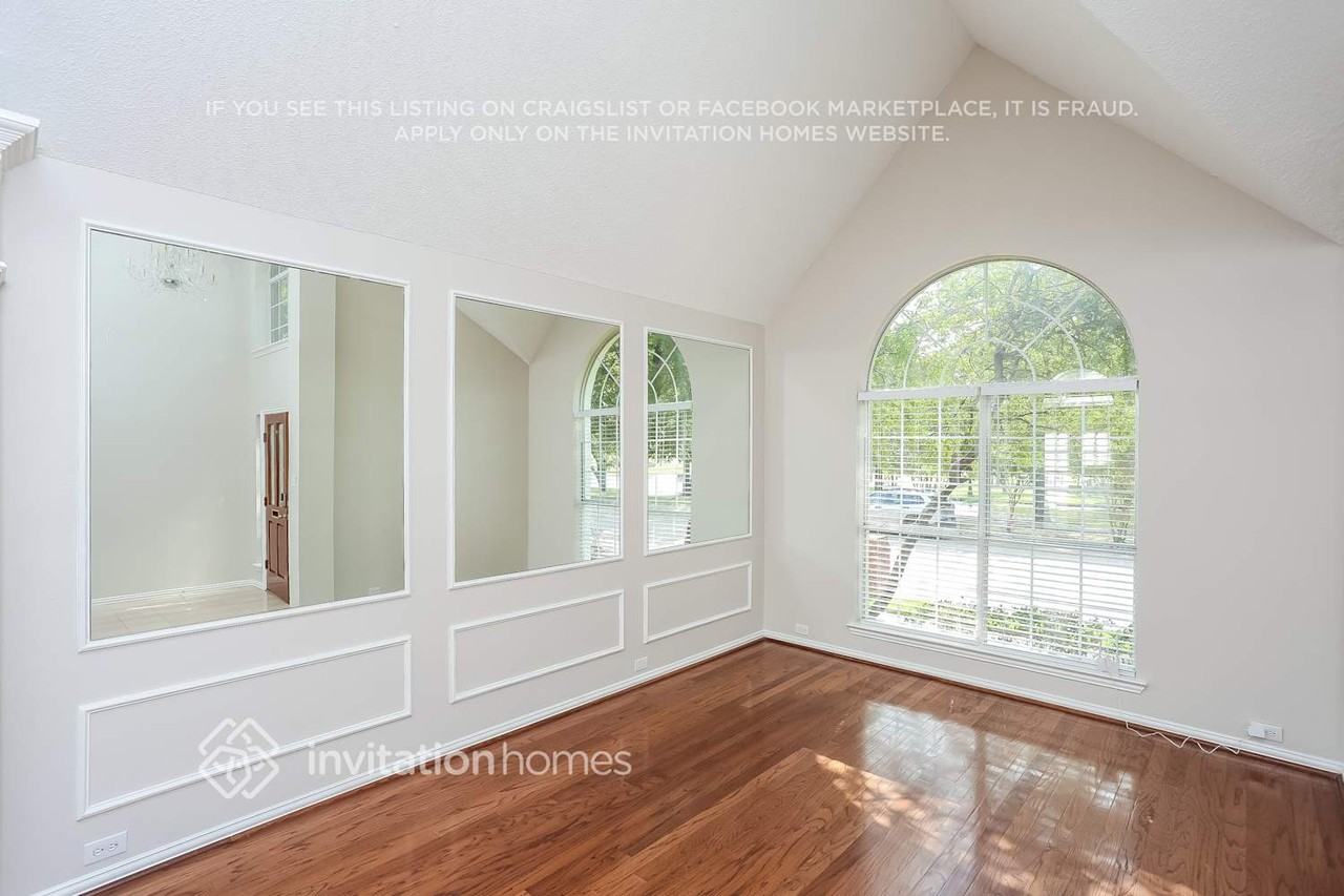 808 Olde Towne Dr - Photo 3 of 16