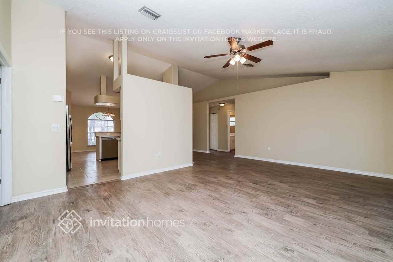 8008 55th St E - Photo 3 of 17