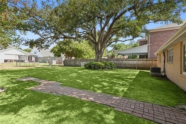 517 Beverly Garden Dr - Photo 3 of 11