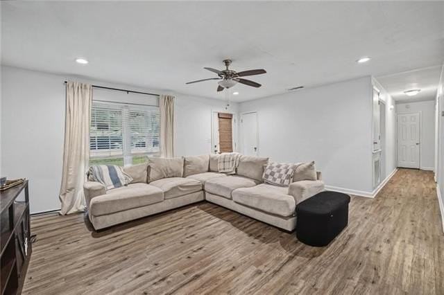 9 Hickory Dr - Photo 7 of 18