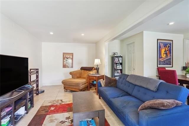 5526 Hewes St - Photo 4 of 17