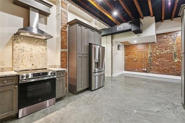 137 Carondelet St #101 - Photo 2 of 12