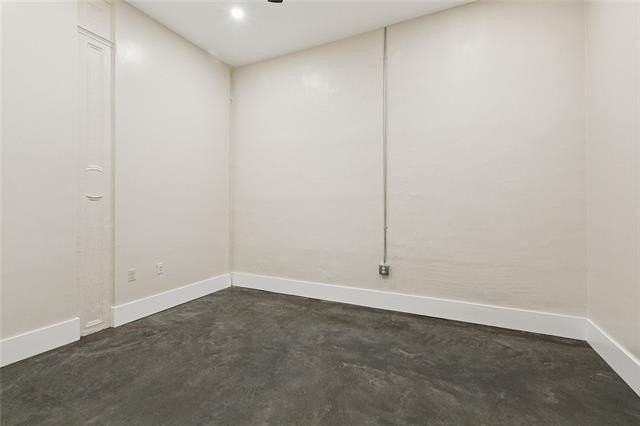 137 Carondelet St #101 - Photo 7 of 12