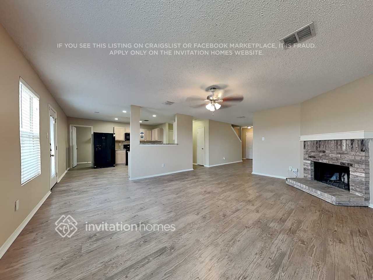 1542 Melrose Ln - Photo 2 of 20