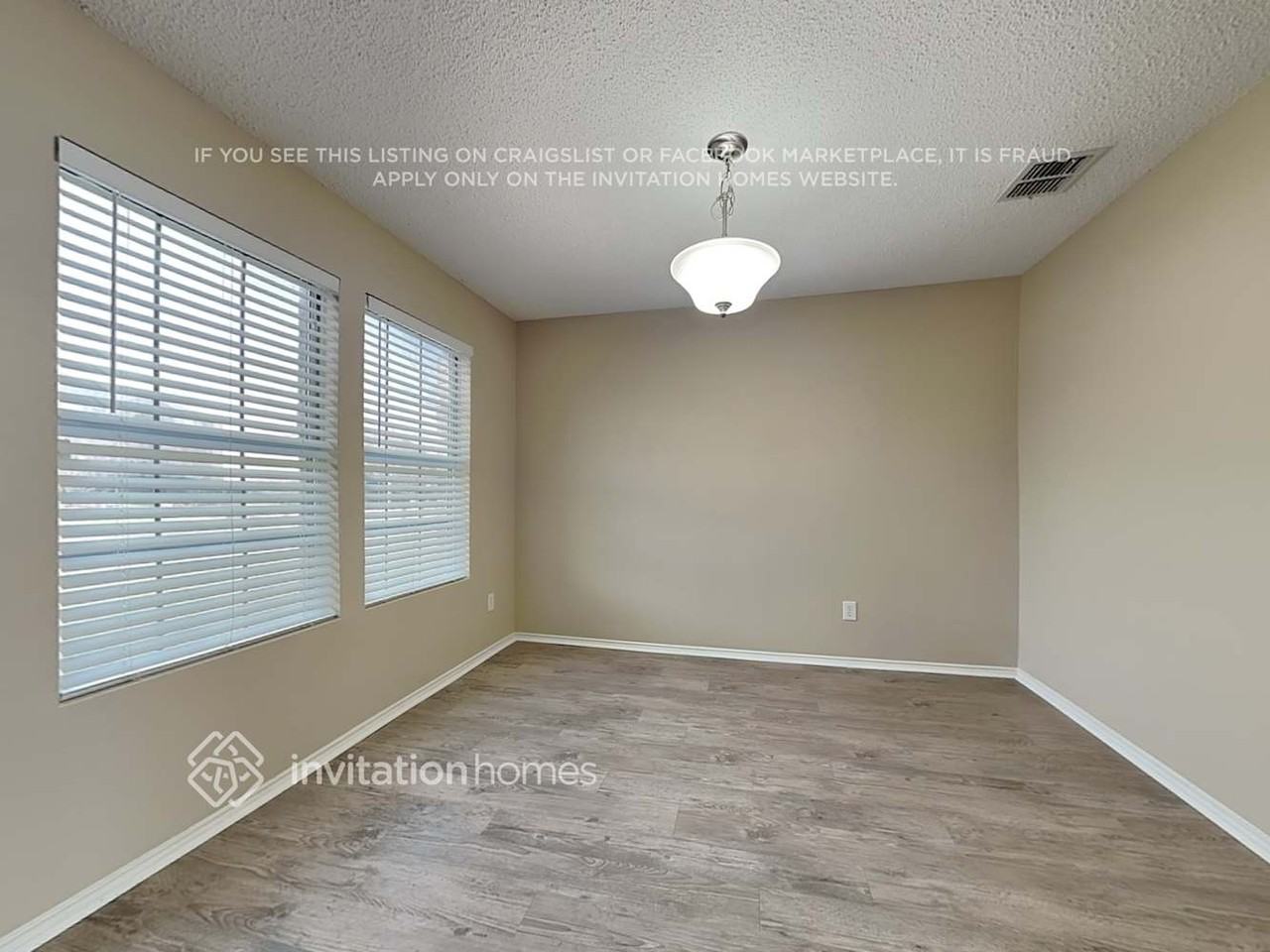 1542 Melrose Ln - Photo 5 of 20