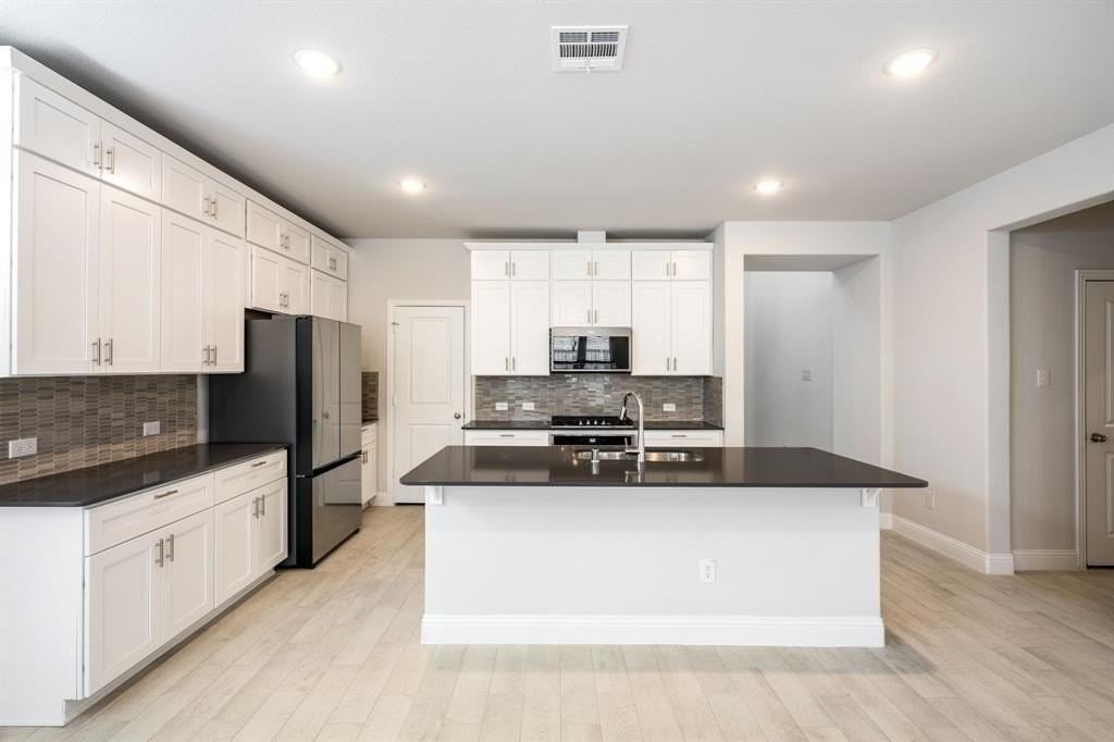 3512 Lillian Ct - Photo 5 of 31