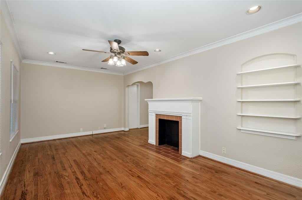 6219 Penrose Ave - Photo 3 of 30