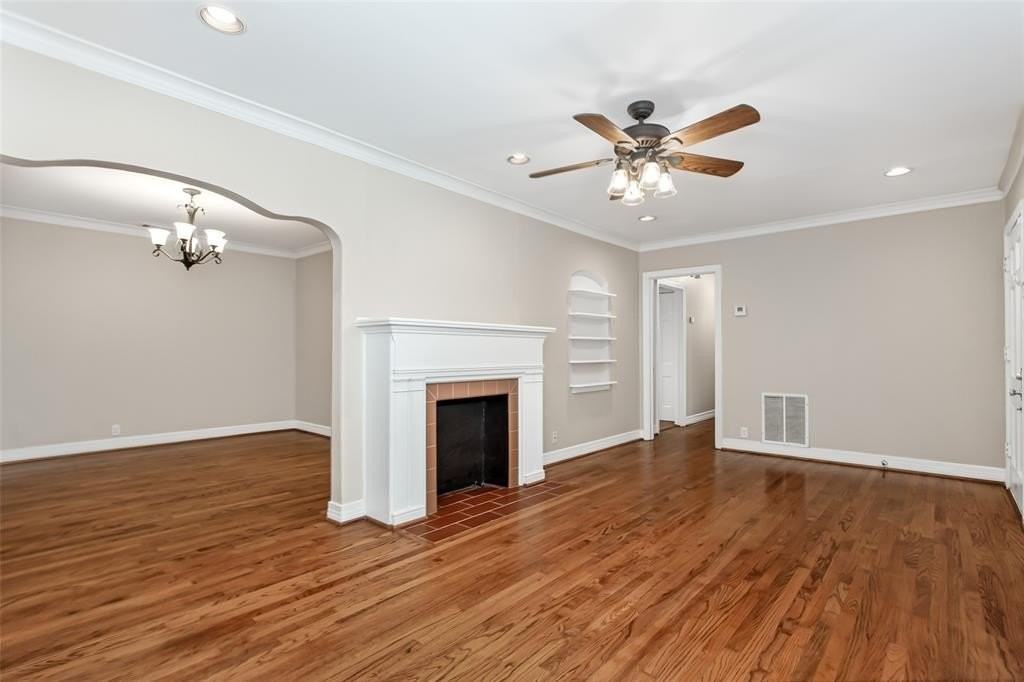 6219 Penrose Ave - Photo 5 of 30