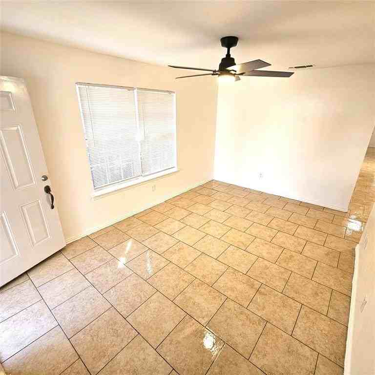 1810 Wiseman Ave - Photo 3 of 20