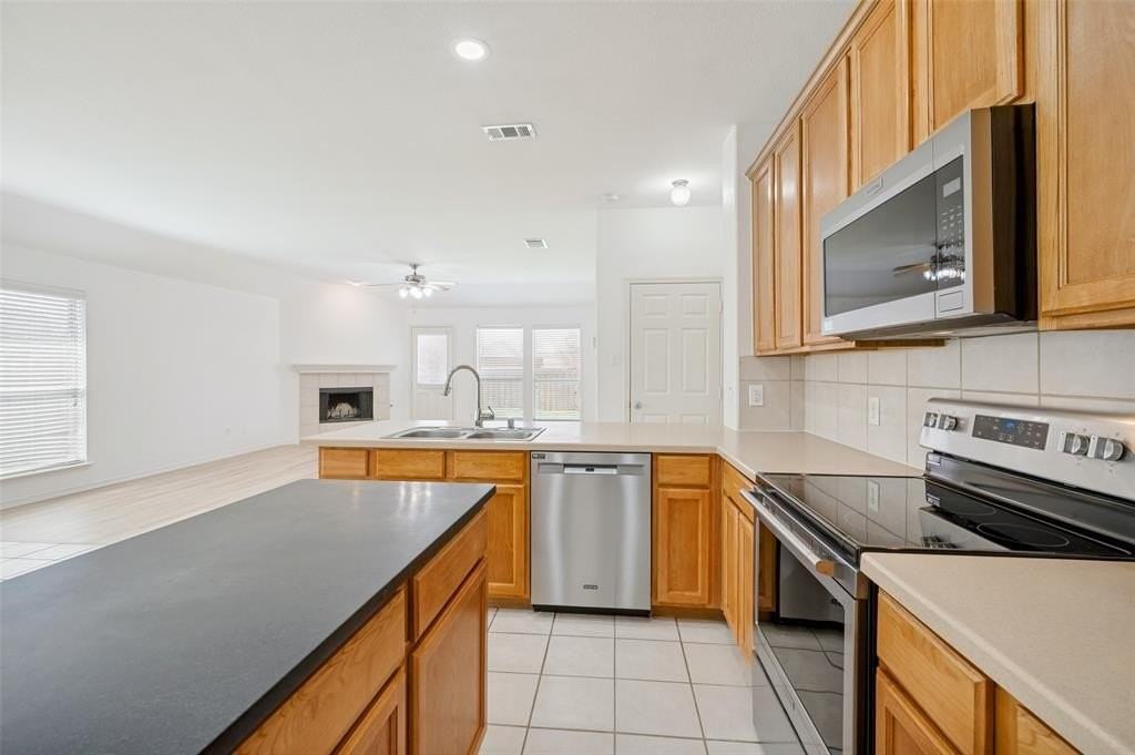 13575 Valley Mills Dr - Photo 6 of 18