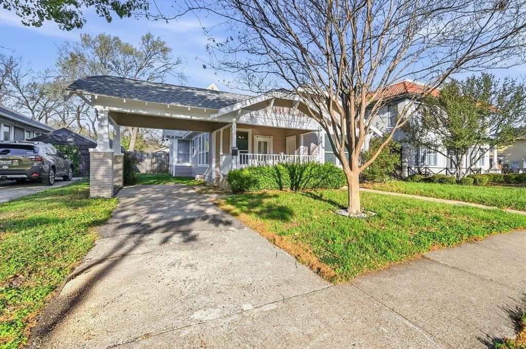 843 N Clinton Ave - Photo 3 of 30