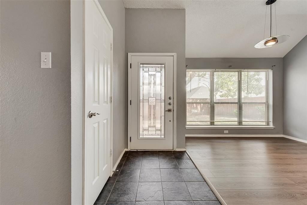 1220 Royal Crescent Dr - Photo 5 of 28