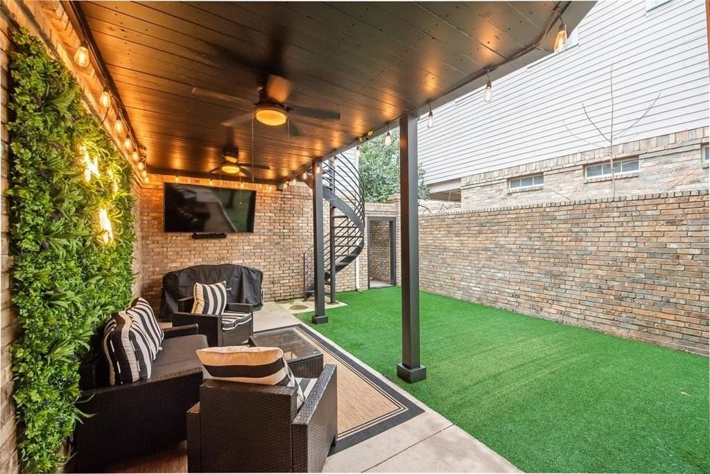 3411 W 6th St - Photo 4 of 30