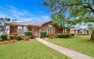 1909 Johnson Dr - Photo 1 of 1