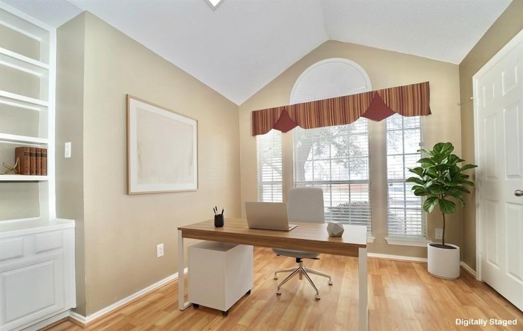 1909 Johnson Dr - Photo 4 of 10