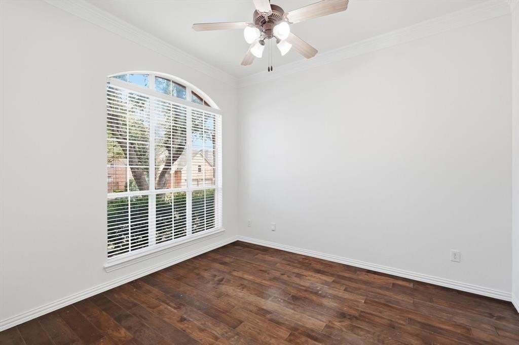 7105 Langmuir Dr - Photo 3 of 40