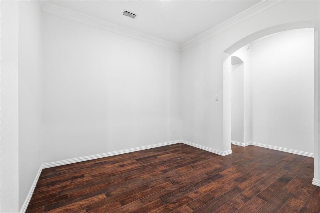 7105 Langmuir Dr - Photo 5 of 40