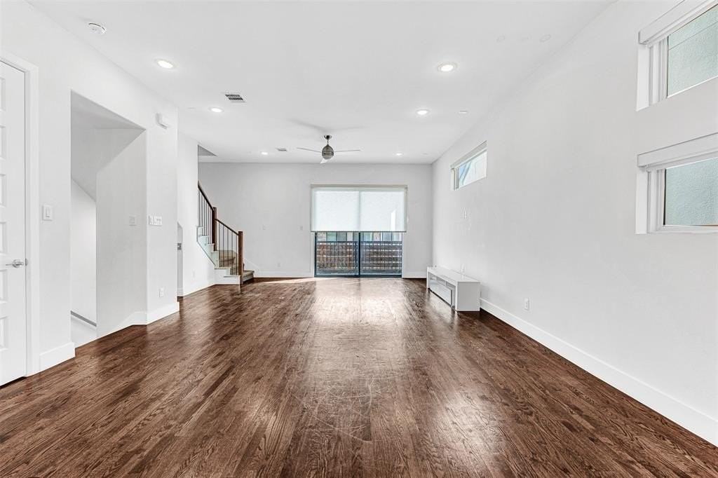 8008 Zeppos Dr - Photo 6 of 31