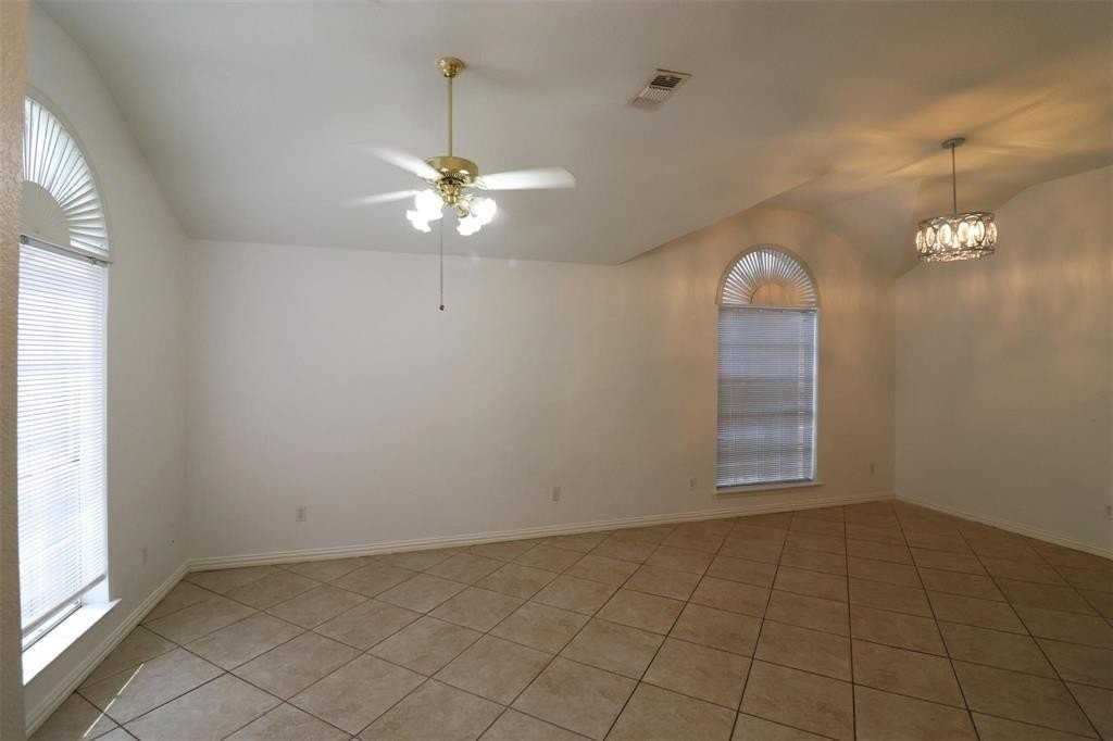 6100 Harwood Crossing Dr - Photo 4 of 24