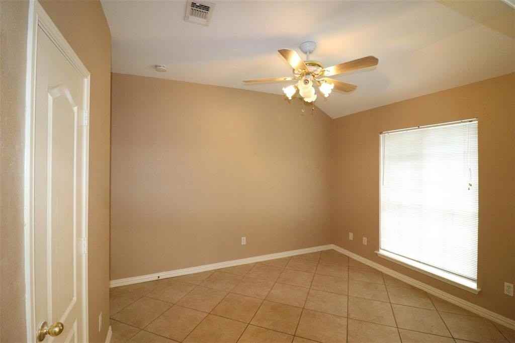 6100 Harwood Crossing Dr - Photo 6 of 24