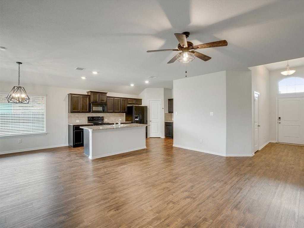 9301 Red Brush Trl - Photo 2 of 19