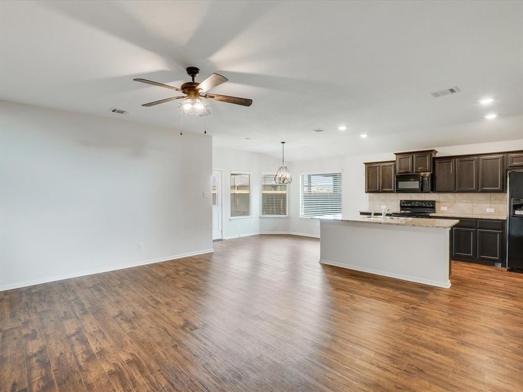 9301 Red Brush Trl - Photo 4 of 19
