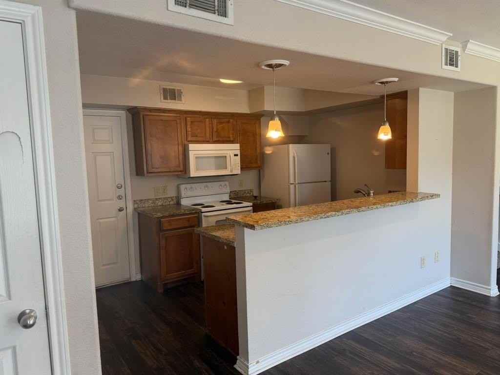 2539 Pascal Ct #B - Photo 3 of 5