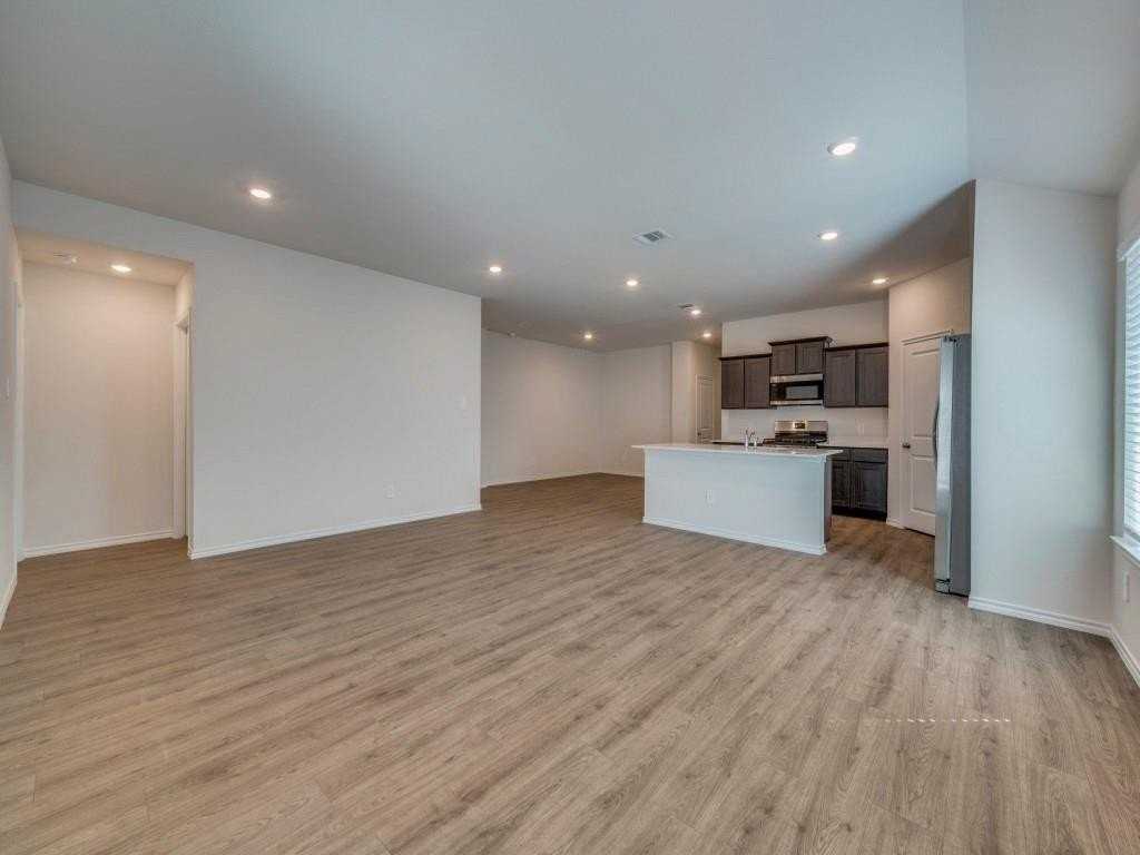 3925 Limestone Bluff Dr - Photo 4 of 16