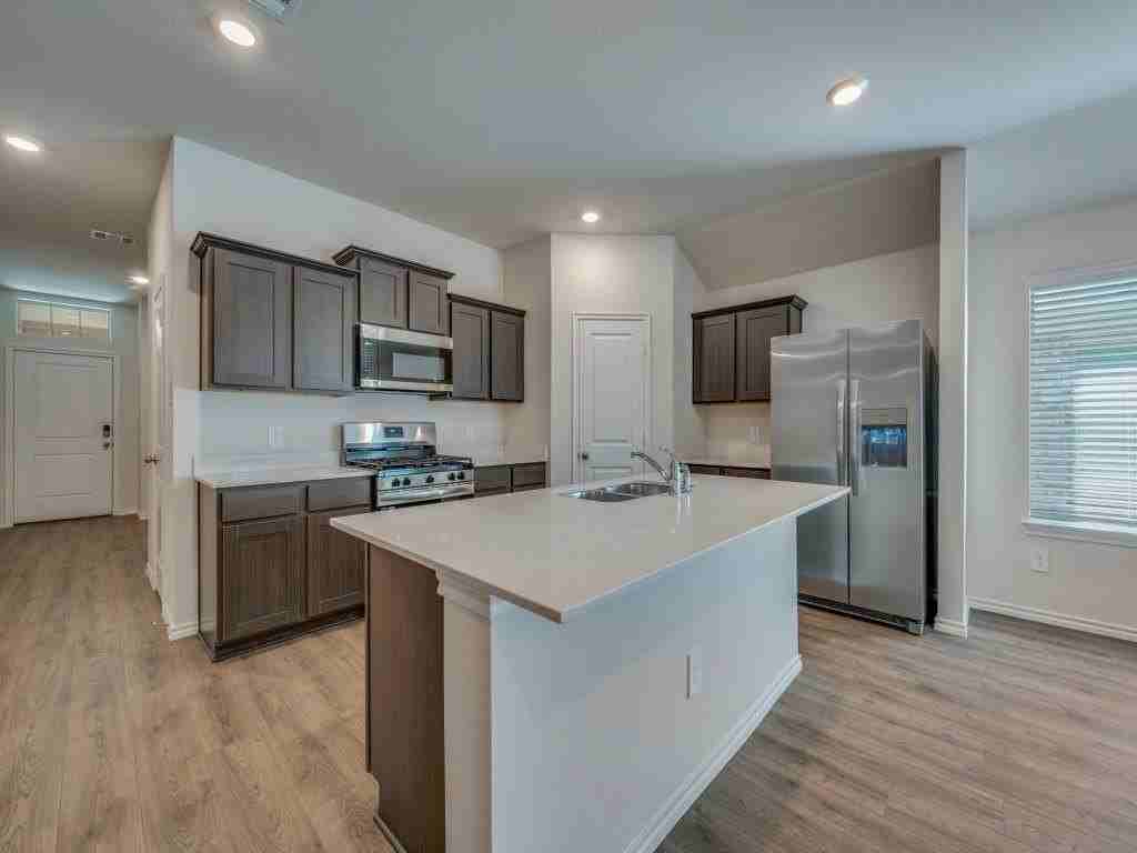 3925 Limestone Bluff Dr - Photo 5 of 16