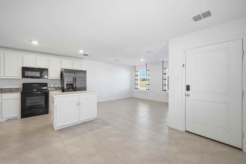 6739 Coulter Dr - Photo 2 of 16