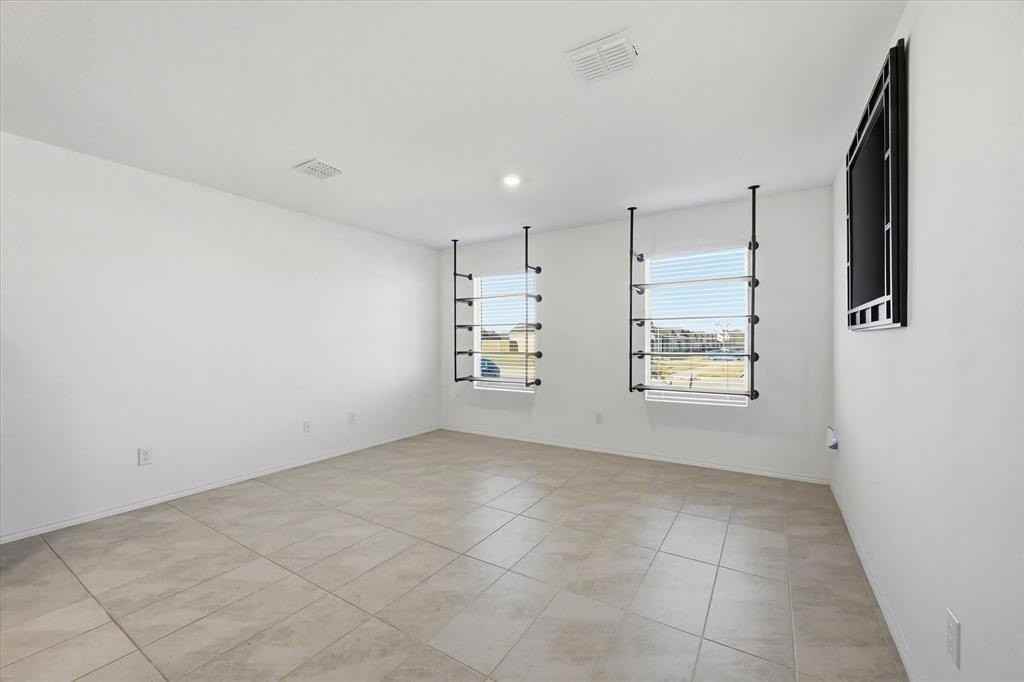 6739 Coulter Dr - Photo 5 of 16