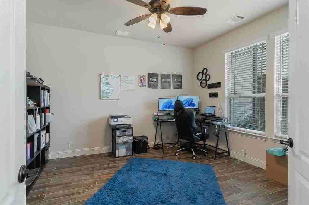 3825 Honey Grove Dr - Photo 6 of 37