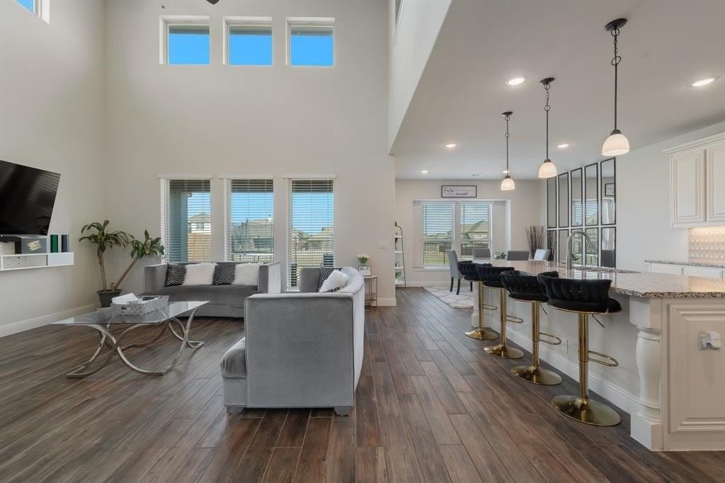 3825 Honey Grove Dr - Photo 7 of 37