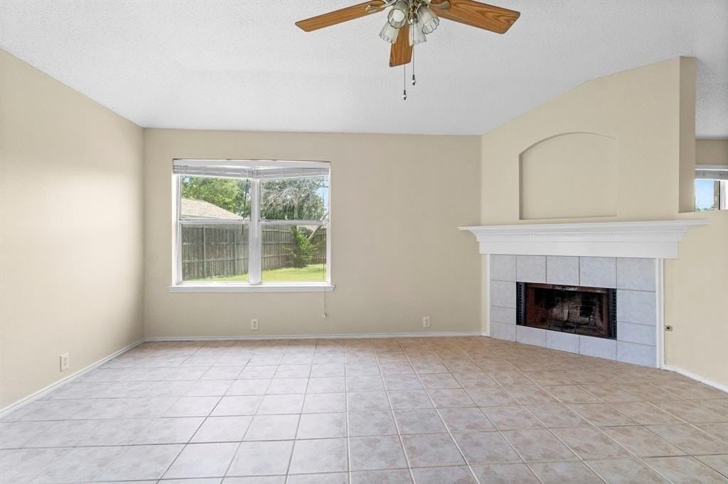 3300 Creekwood Dr - Photo 6 of 18