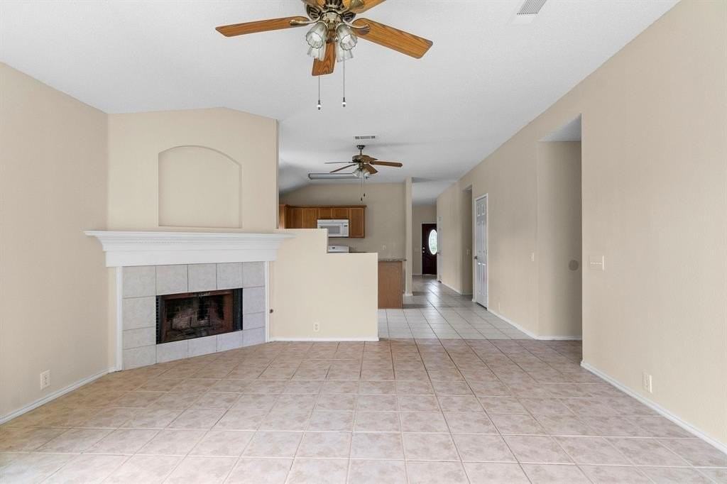 3300 Creekwood Dr - Photo 7 of 18