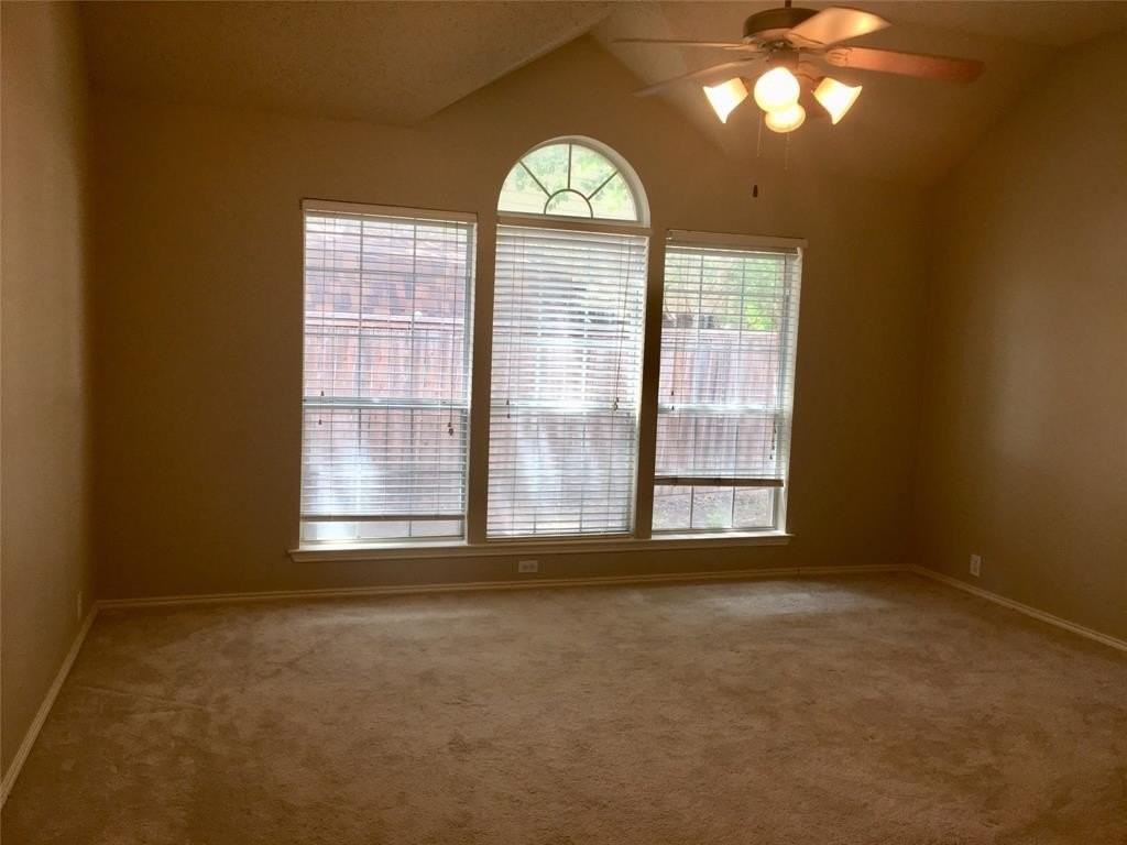 10909 Reisling Dr - Photo 4 of 29