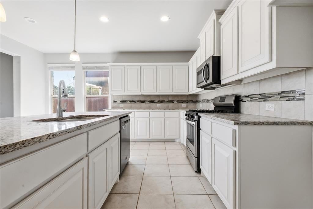 4017 Esker Dr - Photo 3 of 28