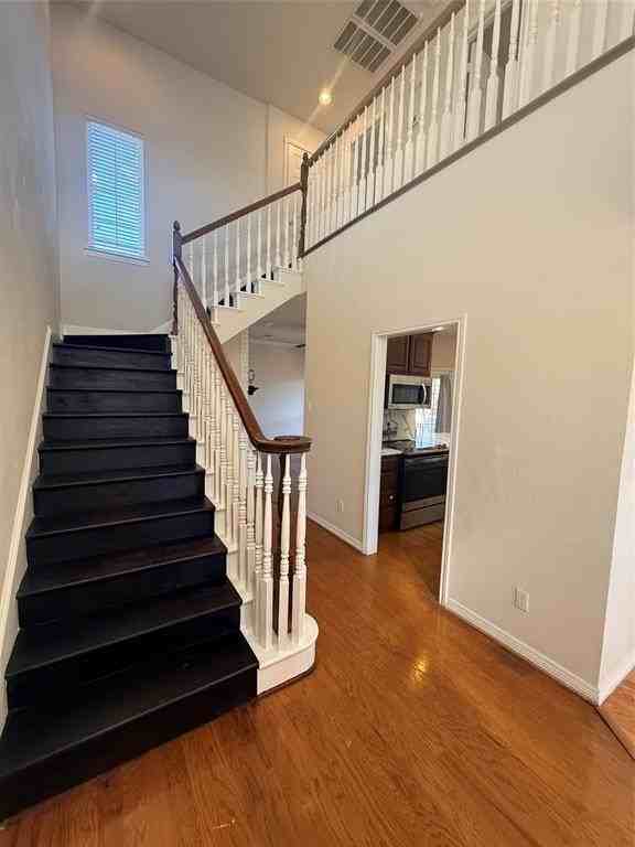 438 Lake Highland Dr - Photo 2 of 30