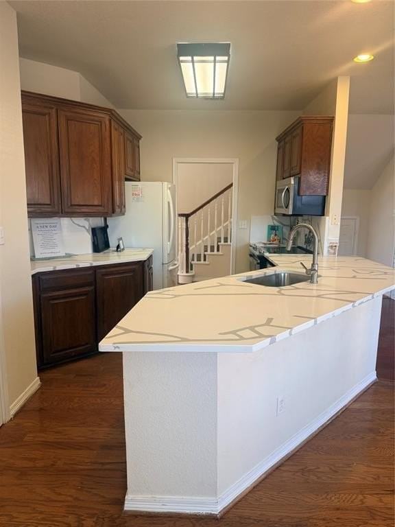 438 Lake Highland Dr - Photo 4 of 30