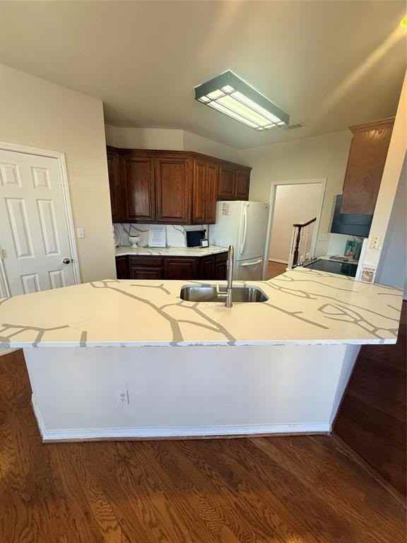 438 Lake Highland Dr - Photo 5 of 30