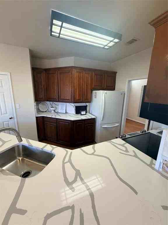 438 Lake Highland Dr - Photo 6 of 30